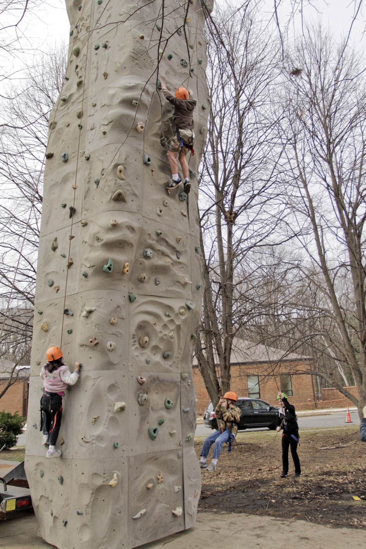 Be-Fit-climbing-wall